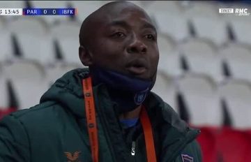 Former indomitable lion, Achille Webo suffers from racial comment at the Champions league match between Basaksehir and PSG.
